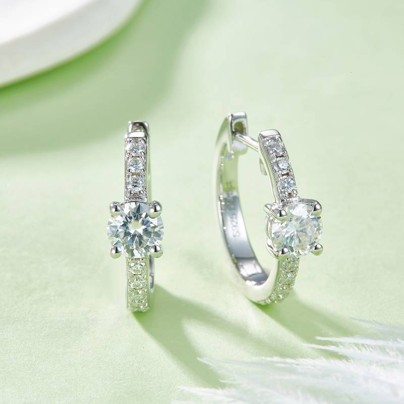单排对半四爪耳环S925银Moissanite厘石D级1.31ct